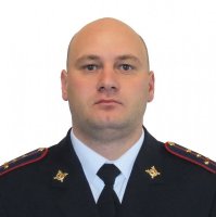 Спасая людей из тонущего автомобиля, погиб капитан полиции Спасая людей из тонущего автомобиля, погиб капитан полиции