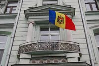 Большинство жителей Молдавии высказываются за сближение с Россией, а не Евросоюзом Большинство жителей Молдавии высказываются за сближение с Россией, а не Евросоюзом