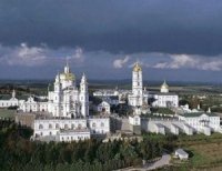 Евробандиты заблокировали дорогу к Свято-Успенской Почаевской лавре Евробандиты заблокировали дорогу к Свято-Успенской Почаевской лавре