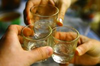 УПОТРЕБЛЕНИЕ АЛКОГОЛЯ В РОССИИ УМЕНЬШИЛОСЬ. УПОТРЕБЛЕНИЕ АЛКОГОЛЯ В РОССИИ УМЕНЬШИЛОСЬ.