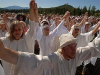 Секта привлекает к себе людей под предлогом исцеления Секта привлекает к себе людей под предлогом исцеления
