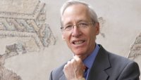 Посол США в Сербии стал почетным членом извращенцев Посол США в Сербии стал почетным членом извращенцев