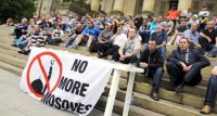 В Англии жители протестуют против строительства мечетей В Англии жители протестуют против строительства мечетей