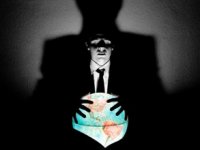 Как в былые времена – восток претендует на наши тела, а запад – на душу Как в былые времена – восток претендует на наши тела, а запад – на душу