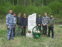 В Калужской области на месте захоронения солдат посадили аллею В Калужской области на месте захоронения солдат посадили аллею