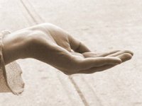ДАЮЩАЯ РУКА НЕ ОСКУДЕЕТ (Из слова о милостивом схоластике.) ДАЮЩАЯ РУКА НЕ ОСКУДЕЕТ (Из слова о милостивом схоластике.)