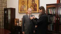 Одной из наиболее опасных и агрессивных форм зла являются деструктивные секты, но это не повод отказываться от борьбы Одной из наиболее опасных и агрессивных форм зла являются деструктивные секты, но это не повод отказываться от борьбы