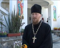Священное Писание как свод законов жизни стоит несоизмеримо выше для православных, чем светская Конституция, кодексы и федеральные законы. Священное Писание как свод законов жизни стоит несоизмеримо выше для православных, чем светская Конституция, кодексы и федеральные законы.