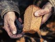 Слово Иоанна Златоуста о милостыне: «Милостыня - разрушает тьму» Слово Иоанна Златоуста о милостыне: «Милостыня - разрушает тьму»