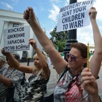 Украинские каратели выразили готовность расстреливать акции солдатских матерей, как организованные ФСБ Украинские каратели выразили готовность расстреливать акции солдатских матерей, как организованные ФСБ