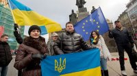 С треском рухнула украинская мечта: Киеву указали на его место Евросоюз не даст Украине статус кандидата на вступление, несмотря на Соглашение об ассоциации С треском рухнула украинская мечта: Киеву указали на его место Евросоюз не даст Украине статус кандидата на вступление, несмотря на Соглашение об ассоциации