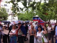 Во Франции прошла акция против геноцида мирного населения на Украине Во Франции прошла акция против геноцида мирного населения на Украине