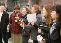 КАТОЛИКИ НА УЛИЦАХ ГОМЕЛЯ ПРОПОВЕДОВАЛИ СВОЮ ЕРЕСЬ. КАТОЛИКИ НА УЛИЦАХ ГОМЕЛЯ ПРОПОВЕДОВАЛИ СВОЮ ЕРЕСЬ.