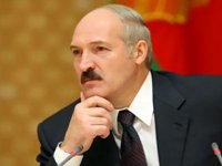 Лукашенко намерен придерживаться единой позиции с Москвой Лукашенко намерен придерживаться единой позиции с Москвой